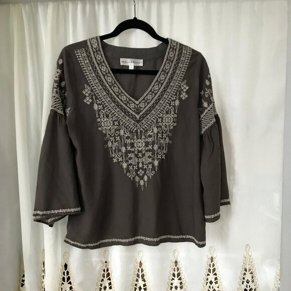Boho Chelsea and Theodore Embroidered V-neck Top Small - Picture 1 of 12